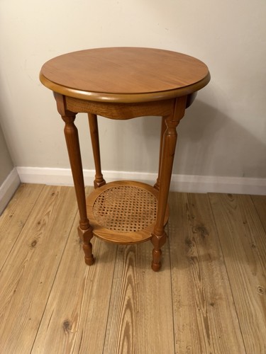 Traditional round wooden side - traditional,